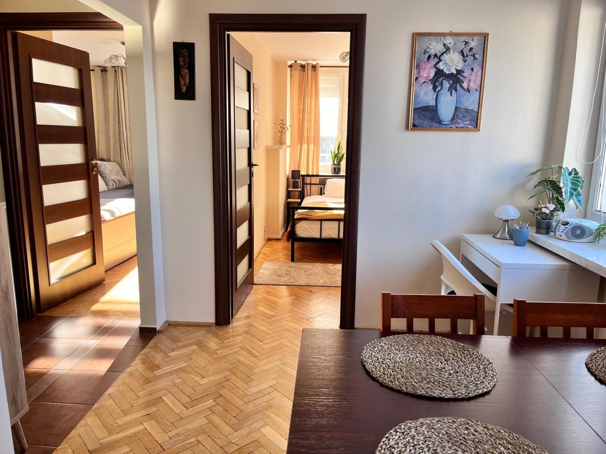 Ohmyhome-plac Zawiszy * Warszawa