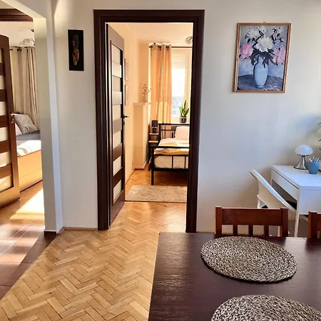 Ohmyhome-Plac Zawiszy Warsaw Exterior photo