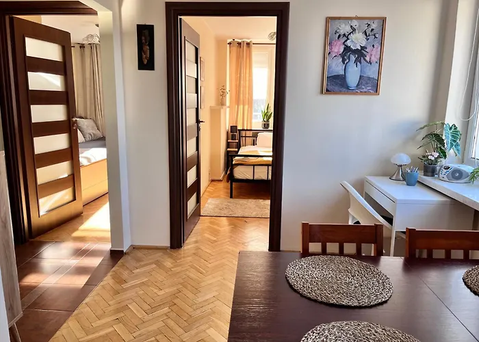 Ohmyhome-Plac Zawiszy